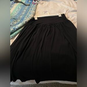 Black skirt with pockets